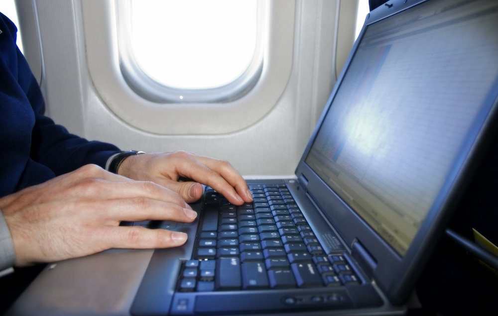 Traveling with a Laptop or Tablet—8 Tips Your Best Value in Travel Insurance